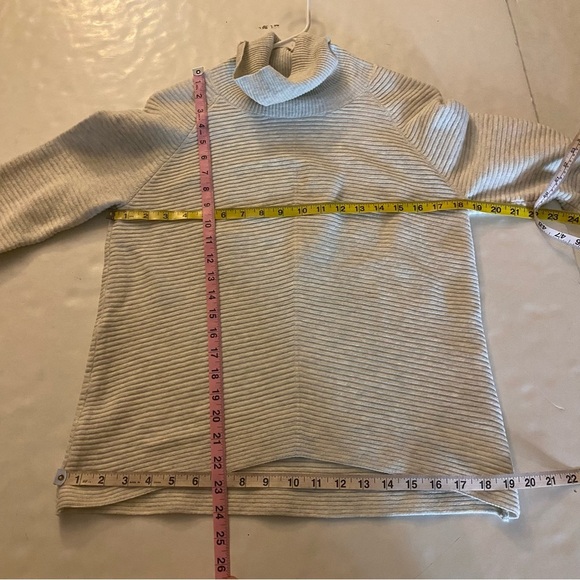 Kuhl Ribbed Sweater Pullover Womens Size Small Turtleneck Cream Gray Long Sleeve - Picture 10 of 10